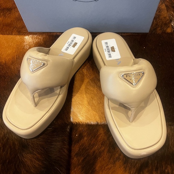 NWT Prada Beige Soft Padded Nappa Thong Wedge Sandals - Picture 2 of 8